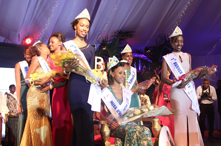 Doriane ni we wabaye Miss Rwanda 2015, Uwase Vanessa Raissa aba Igisonga cya 1 naho Akacu Lynca aba Igisanga cya 2.