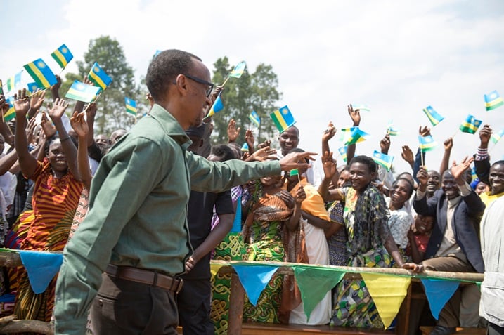 Perezida Kagame yishimira ko uko ageze mu Karere ka Rusizi asanga hari intambwe yisumbuyeho bateye mu iterambere.
