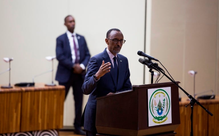 Perezida Paul kagame yasabye abayobozi gukorana Umurava mu kazi barahiriye
