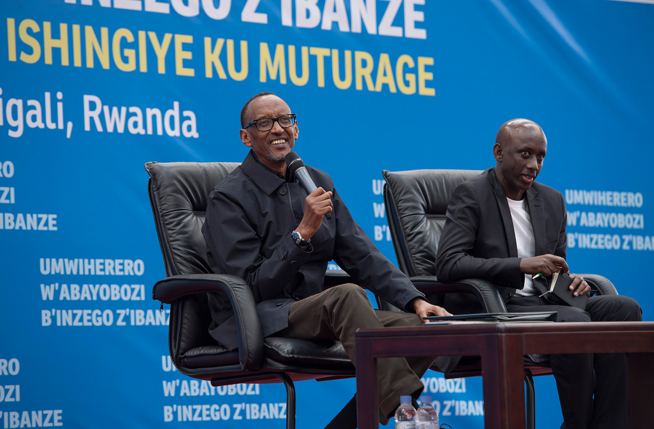 Perezida Kagame yibukije abayobozi ko babereyeho kwita ku bo bayobora