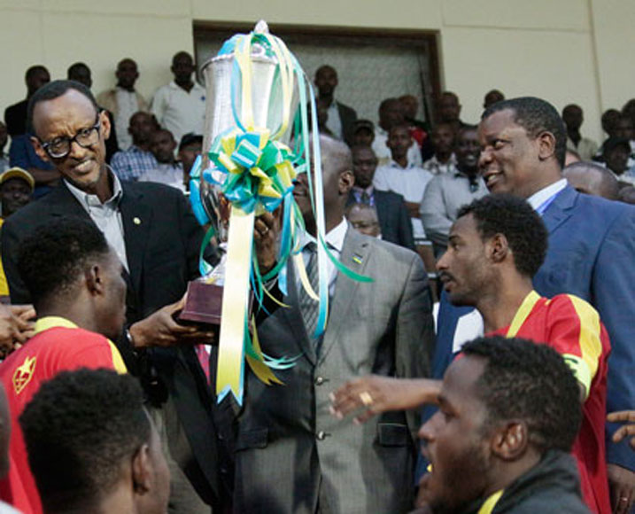 Perezida w'u Rwanda Paul Kagame yatangiye gutera inkunga CECAFA ingana n'ibihumbi 60 by'amadolari muri 2002.