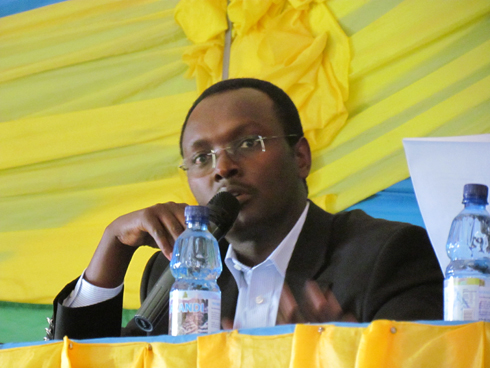 Umunyamabanga uhoraho muri MINICOM yasabye ikigo cy'igihugu gishinzwe guteza imbere amakoperative (RCA) gufasha kubaka ubushobozi bw'amakoperative ahinga ingano.