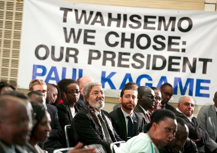 Abo banyamahanga nabo bagaragaje uburyo bakunda u Rwanda n'umuyobozi warwo, Paul Kagame.