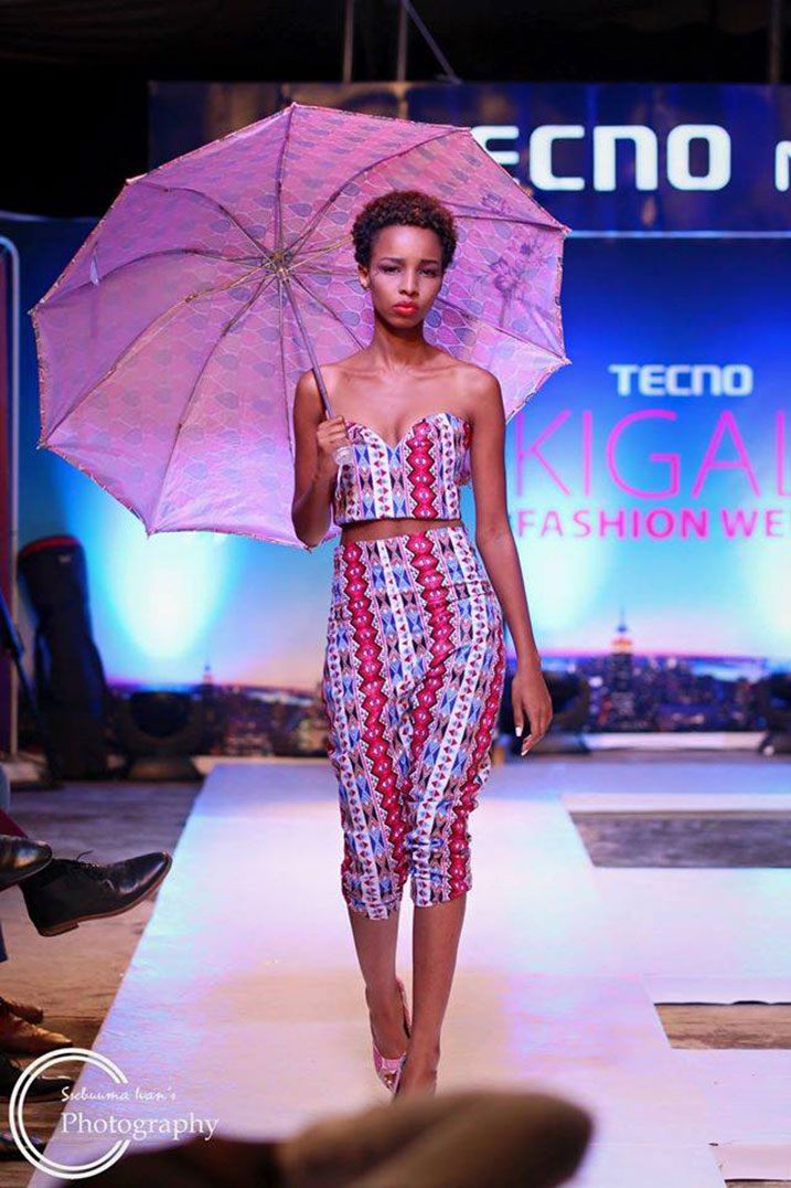 Kimwe mu bihangano bya Gucci. Aha ni muri Kigali fashion Week 2014.
