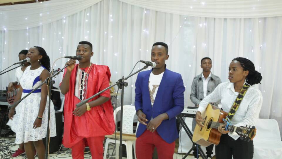 Abagize Imirasire Band bose bize umuziki ku Nyundo 