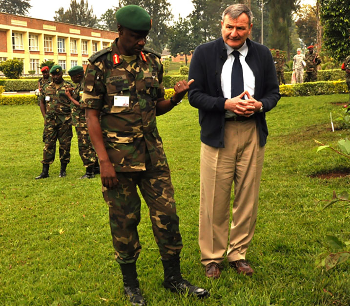 Lt. Gen. (Rtd) Eikenberry avuga ko u Rwanda ari urugero rwiza ku bindi bihugu byo ku isi. 