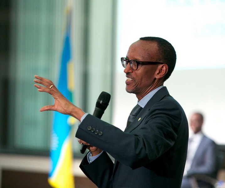 Perezida Kagame yasabye Abanyarwanda baba mu mahanga gukomeza gushaka icyabahesha agaciro.