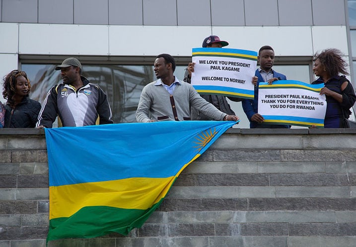 Abanyarwanda baba i Oslo muri Noruveji bategereje Perezida Kagame ngo bamushimire ibyo akorera Abanyarwanda.