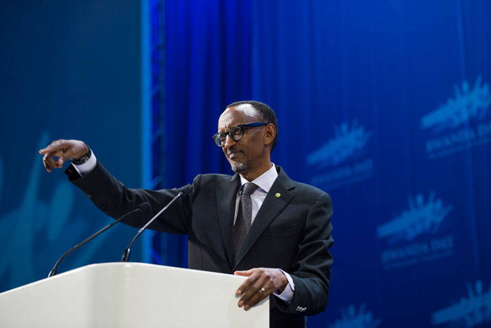 Perezida Kagame yagiriye inama abahunga igihugu gutaha kuko nta kintu na kimwe cyabarutira igihugu kandi ko nta na rimwe bashobora kurara batagitekereje.