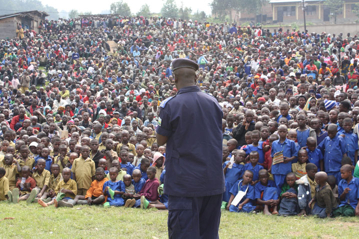 Polisi n'ubuyobozi bashishikariza abana kudata amashuri bikanga bikaba iby'ubusa.