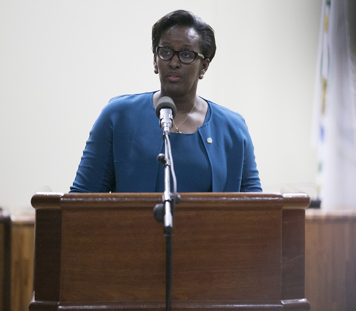 Madame jeannette Kagame ari kugeza ijambo rye ku banyamuryango ba Unit Club.