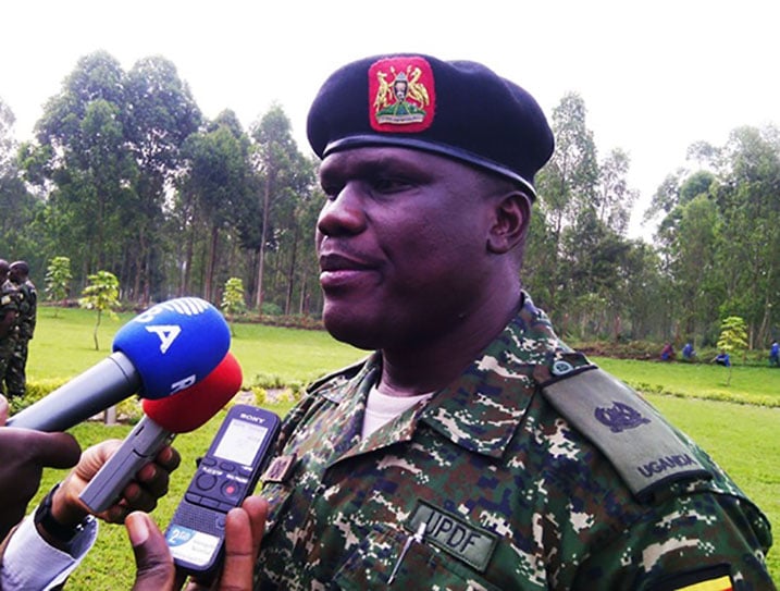 Maj. Simon Peter yemeza ko ari amahirwe akomeye kubonana na Lt Gen (RTD0 Eikenberry.
