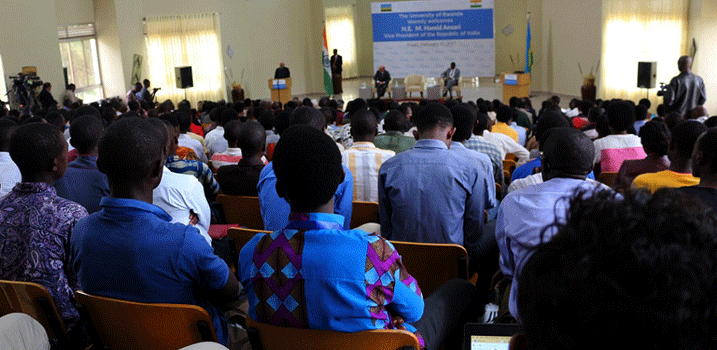 Iki kiganiro cyari kitabiriwe n'abanyeshuri b'icyahoze ari Kist , abakozi bayo ndetse na Minisitiri w'uburezi Musafiri Papias Malimba