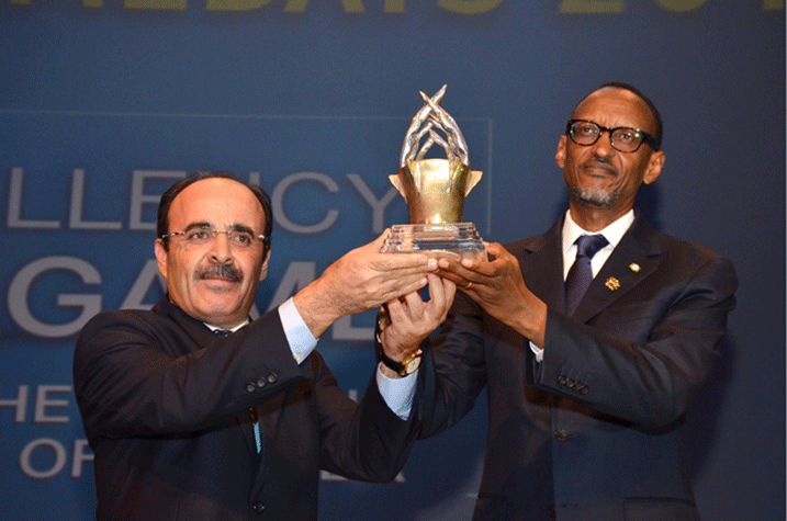 Perezida Kagame yahawe ibikombe bitandukanye