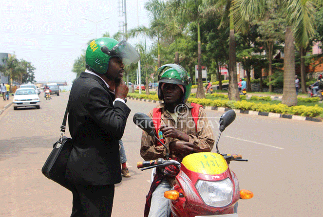 Mpayimana witegura kuziyamamariza Umwanya wa Perezida wa Repubulika agera kuri Hotel The Mirror aho ikiganiro cyabereye