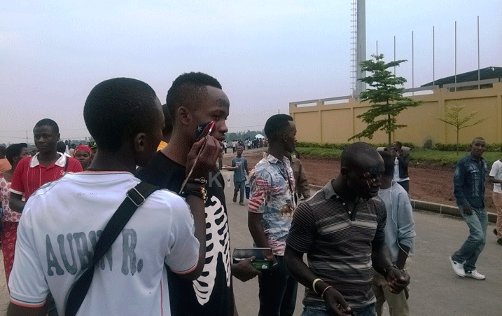 Kuri Stade, hari abashushanya ku bafana.