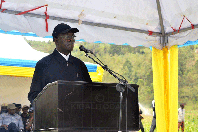 Minisitiri w'Intebe Murekezi yijeje abahinzi ko Leta izabatera inkunga ishoboka kugira ngo bahangane n'amapfa