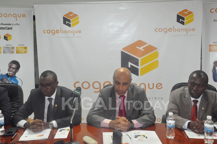 Moustafa Ouezekhti hamwe n'abayobozi bagenzi be.