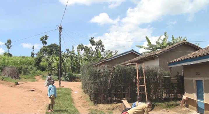 Mu bikorwa byo gukwirakwiza amashanyarazi muri 2009, abangirijwe imitungo na n'ubu ntibarishyurwa.
