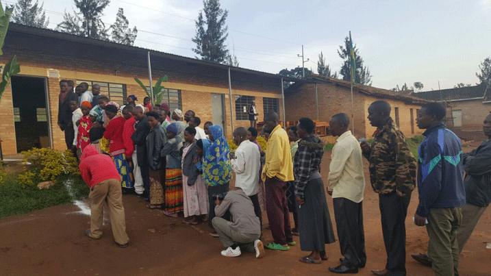 Aha ni kuri Groupe Scolaire Gitarama mu Karere ka Muhanga.