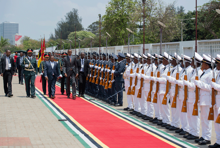 Perezida Paul Kagame na Perezida wa Mozambique Filipe Nyusi umwakira mu gihugu cye