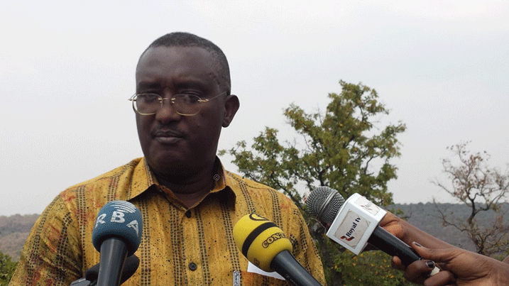 Theoneste Mutsindashyaka avuga ko ibisasu bishaje bidasenywe bishobora kugira ingaruka ku buzima bw'abantu benshi.