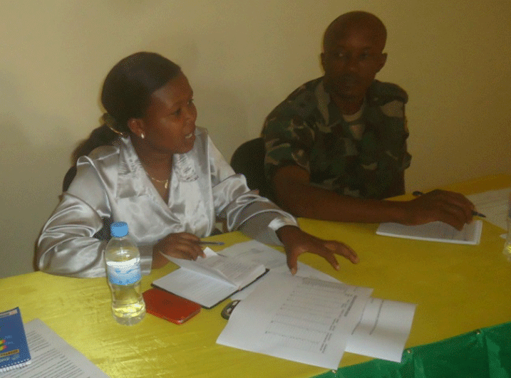 Umuyobozi w'Akarere ka Rusizi w'agateganyi, Kankindi Léoncie, asaba abanyamabanga nshingwabikorwa b'imirenge kongera gushishoza aho basanze amarangamutima bagakosora.