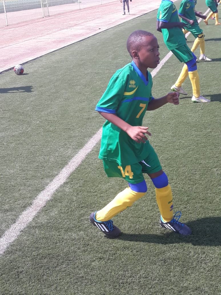 Ni ikipe irimo abakinnyi bigaragara ko ari bato bitandukanye n