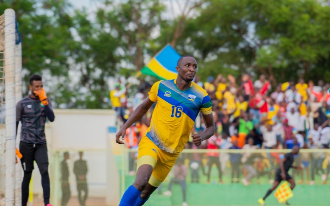Sugira Ernest amaze iminsi yitwara neza mu Mavubi, ariko muri APR ntibikunde