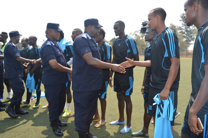 IGP Gasana Emmanuel aha ikaze ku mugaragaro abakinnyi bashya