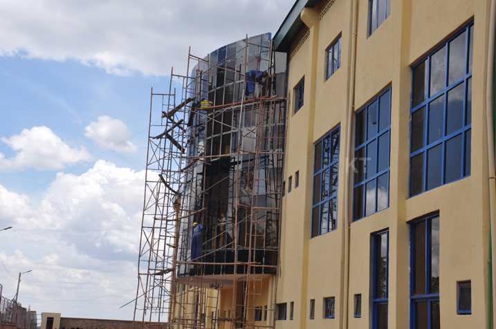 Inyuma y'urwambariro ntihararangira neza