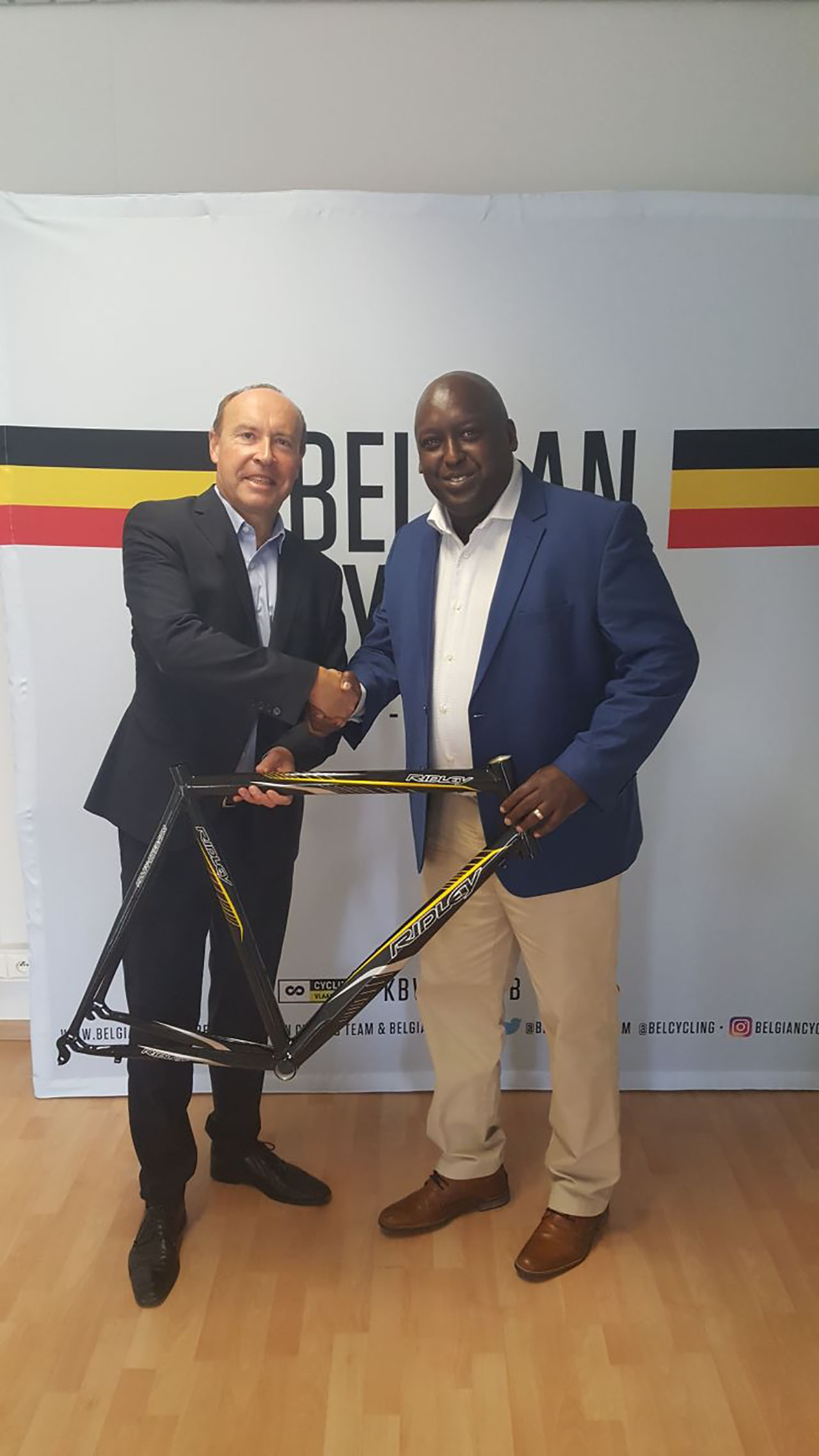 Iyo nkunga irimo amagare ndetse n'ibindi biyunganira