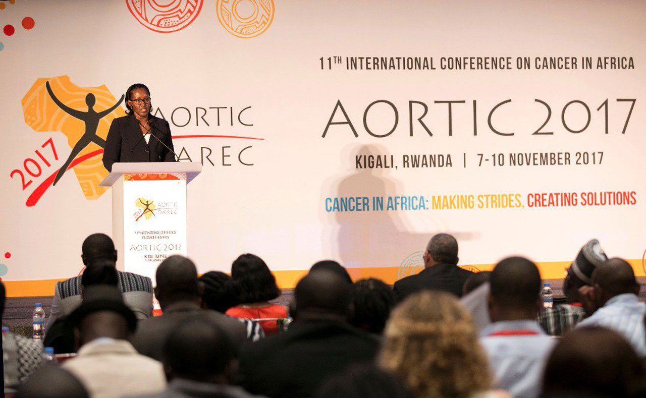 Mme Jeannette Kagame ageza ijambo ku bitabiriye iyi nama ya AORTIC 2017