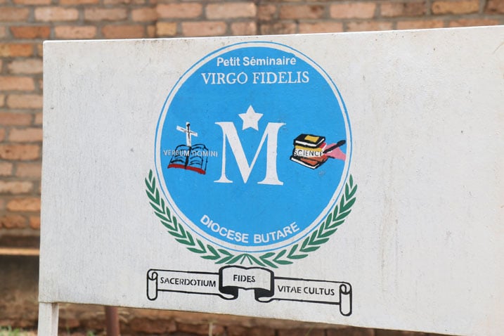 Petit Séminaire Virgo Fidelis de Karubanda ifatanyije n'abayizemo bibumbiye mu muryango wabo witwa « ASEVIF » ni bo bategura iri rushanwa