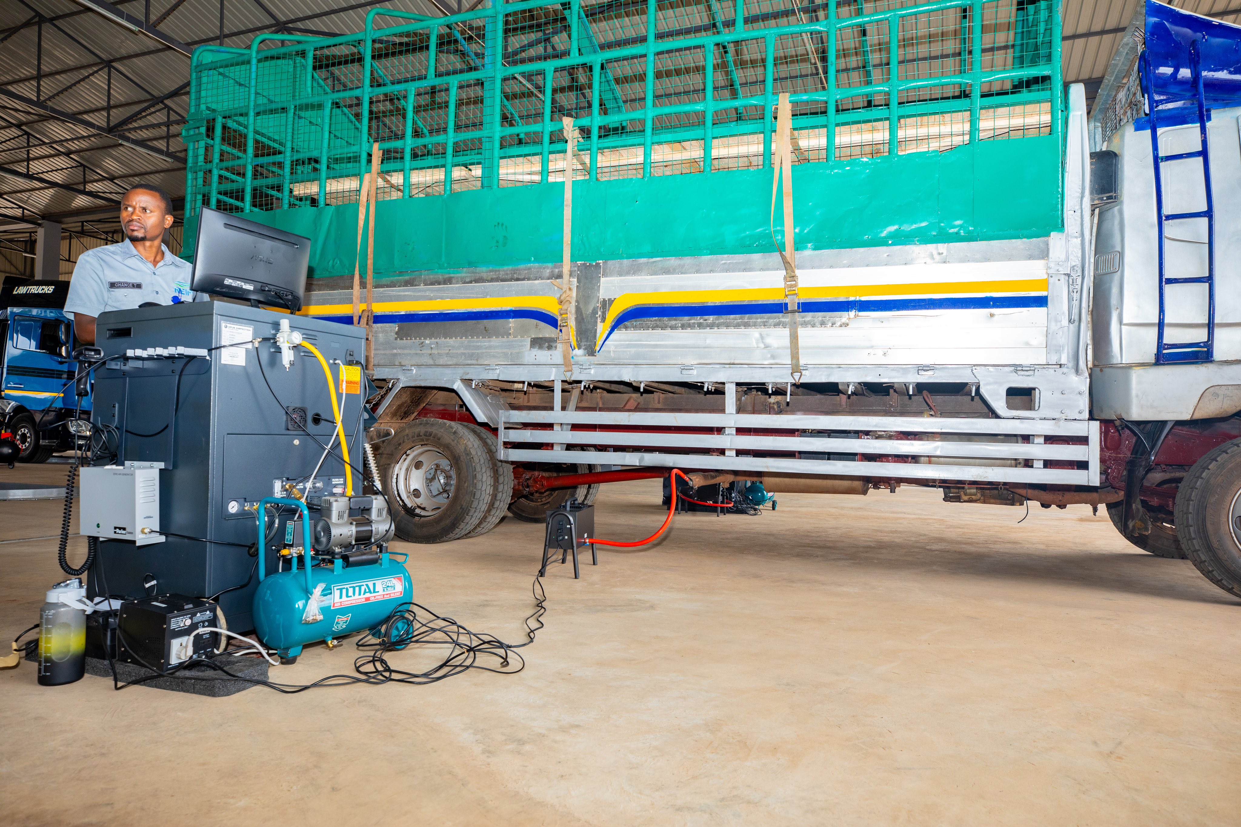 Iri shami rizibanda ku makamyo na moto