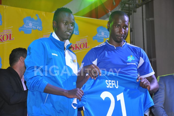 Niyonzima Olivier Sefu, ubwo yerekanwaga mu mwaka wa 2015, ubu yongereye amasezerano