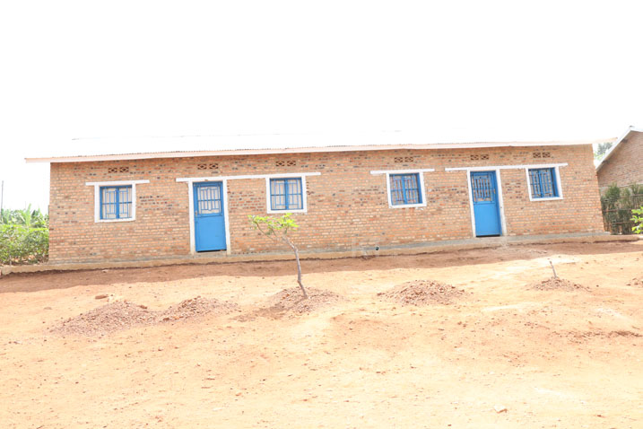 Imwe mu mazu yubatswe ku bufatanye bwa ADEPR n'akarere ka Gasabo, ari nayo atuyemo iyi miryango