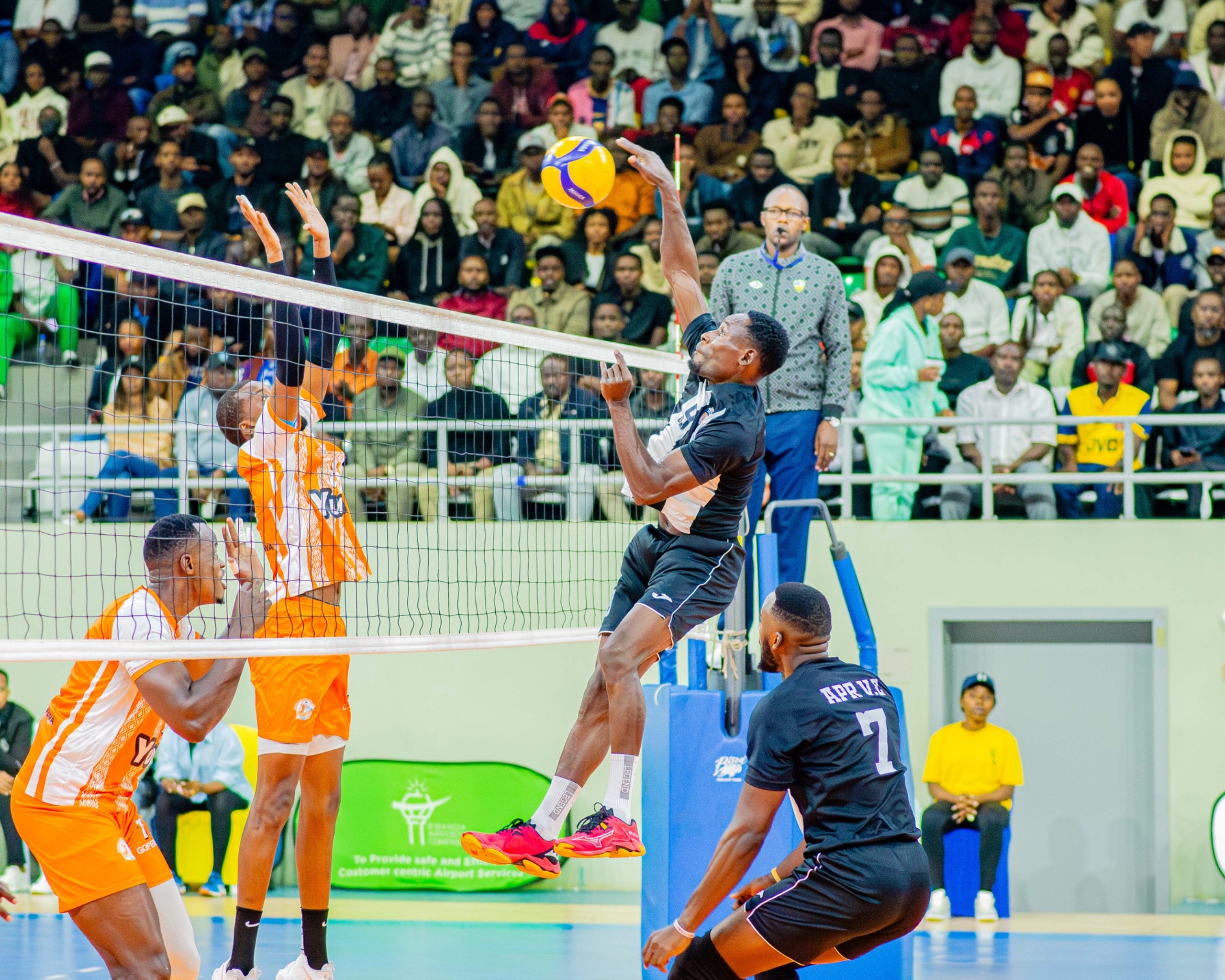 APR VC ibitse igikombe cya shampiyona giheruka yongeye kugaragaza ko ari ubukombe