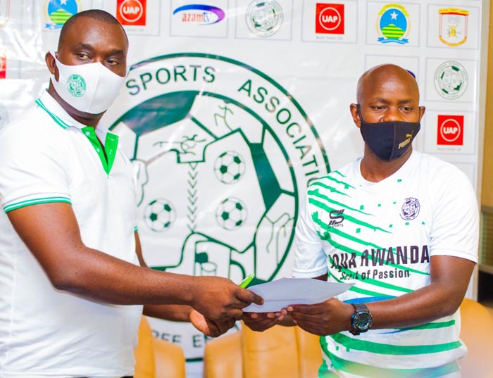 Ahmed Kagabo usanzwe ari umusifuzi azaba ashinzwe kongerera ingufu abakinnyi (Fitness Coach)