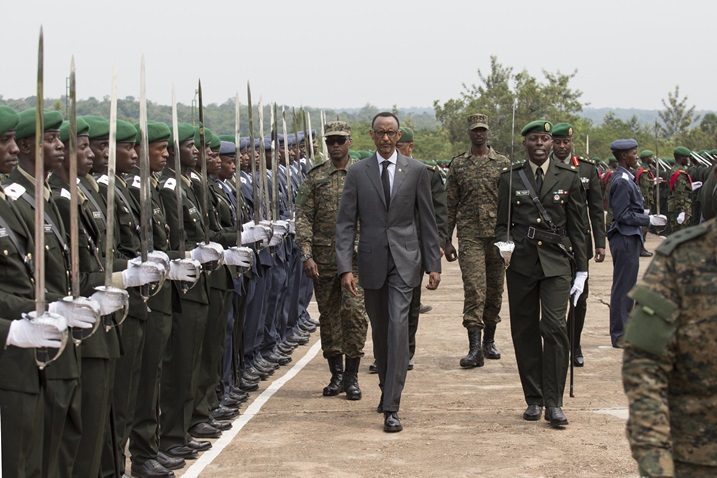 Perezida Kagame yasabye abasirikare bashya gukorana ubunyamwuga.