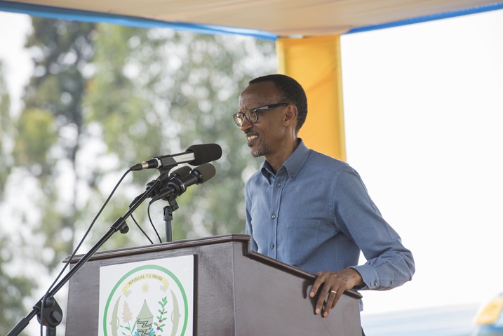 Perezida Kagame asanga ntawashuka Umunyarwanda kuko umubwira ijambo akabanza kukubaza impamvu y