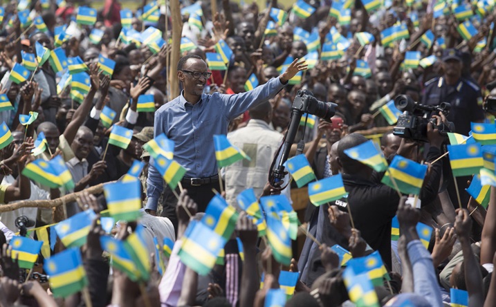 Perezida Kagame yakiranywe urugwiro mu karere ka Nyamasheke.