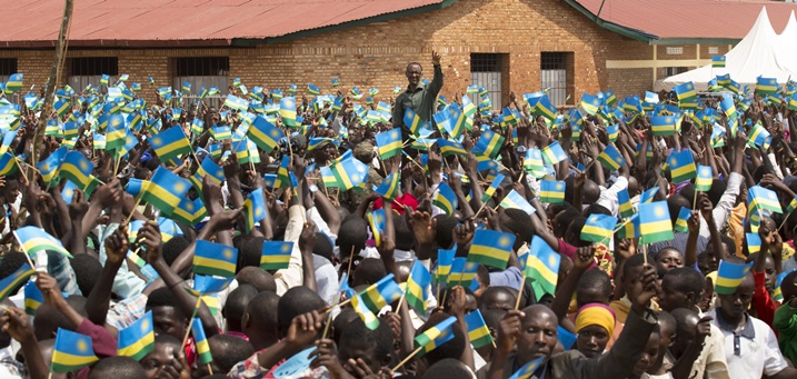 Yakiriwe n'abaturage benshi baturutse muri aka karere no mu nkengengero zako.