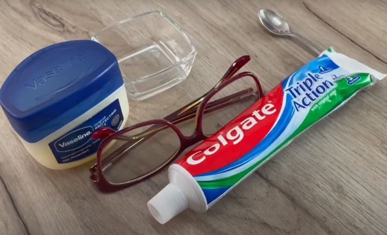 Vaseline Colgate Lunettes