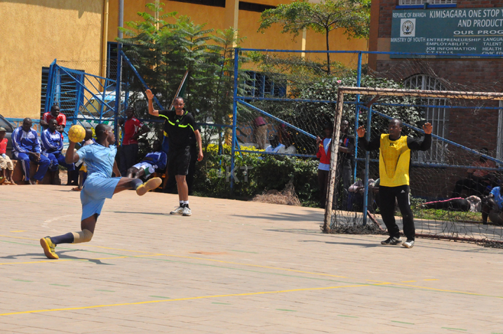 Handball ni umwe mu mikino iba inogeye ijisho