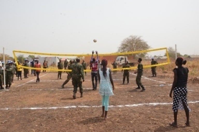 Ingabo z'u Rwanda zigize Batayo ya mbere, iri mu butumwa bw'amahoro muri Sudani y'Epfo (UNMISS) zatanze n'imipira y'umukino wa Volleyball 