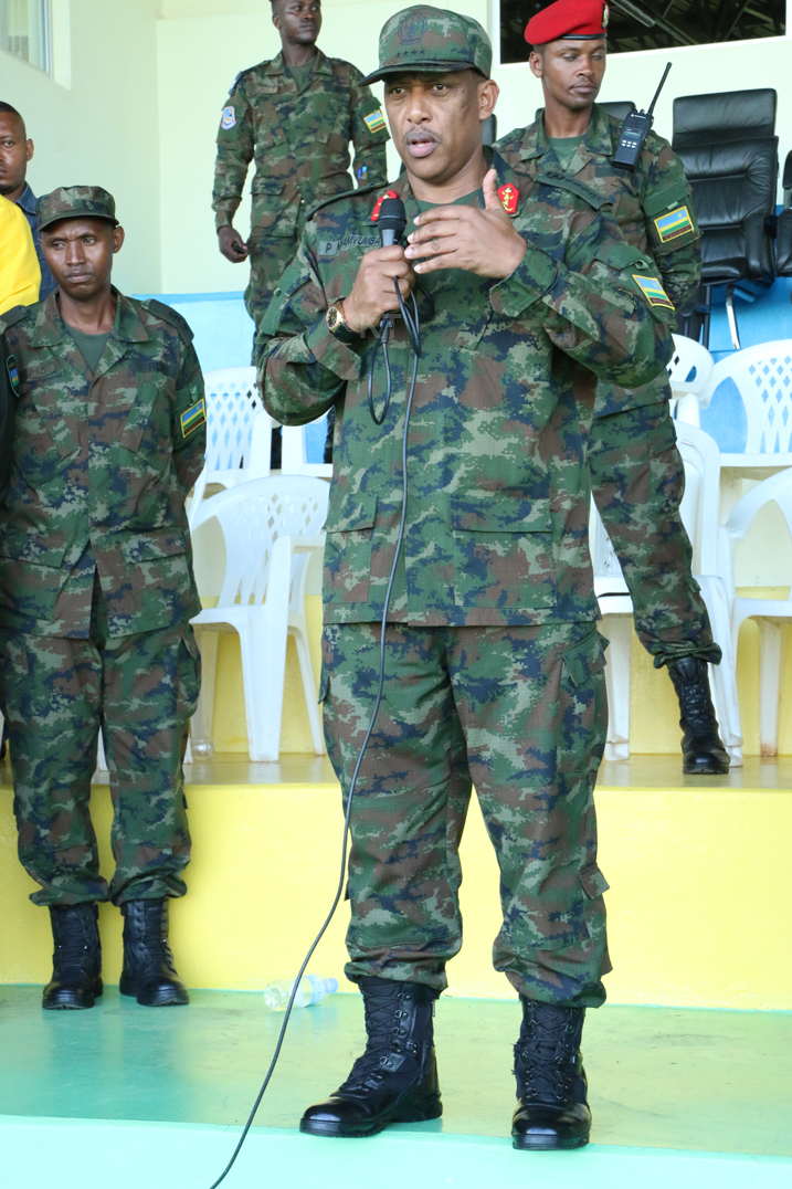 Gen Patrick Nyamvumba asoza imikino yahuzaga ibigo bya gisirikare mu Rwanda