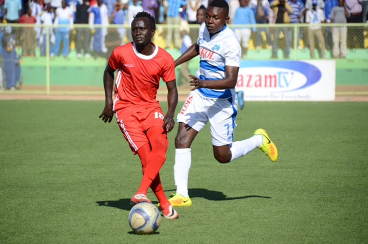 Kanamugire Moses (wambaye umutuku) yahoze muri Rayon ubu ari muri Musanze na Lomami Frank wahoze muri Musanze ubu ari muri Rayon 