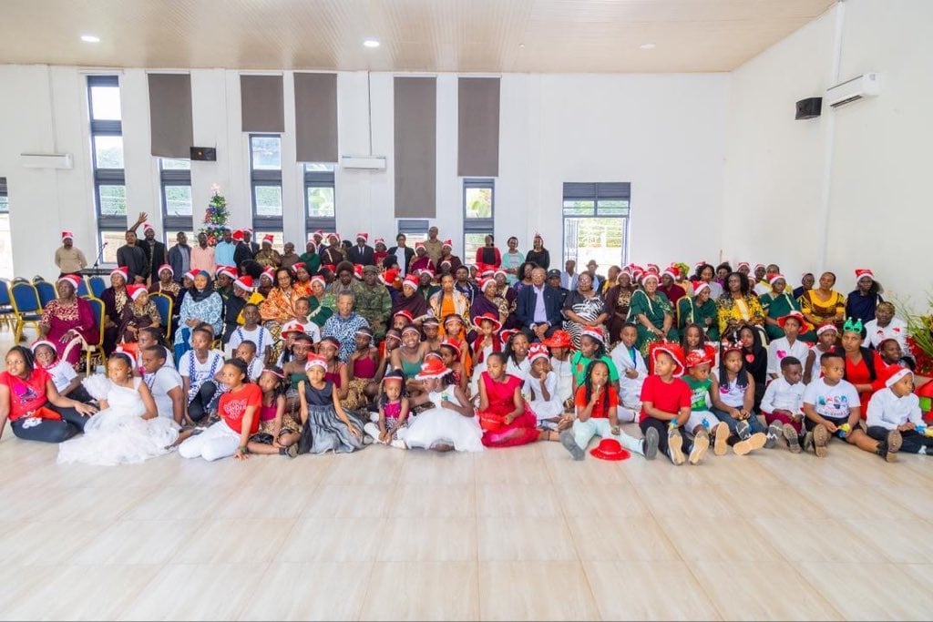 Unity Club yifatanyije n'ababyeyi b'Intwaza kwizihiza Noheli n'Ubunani