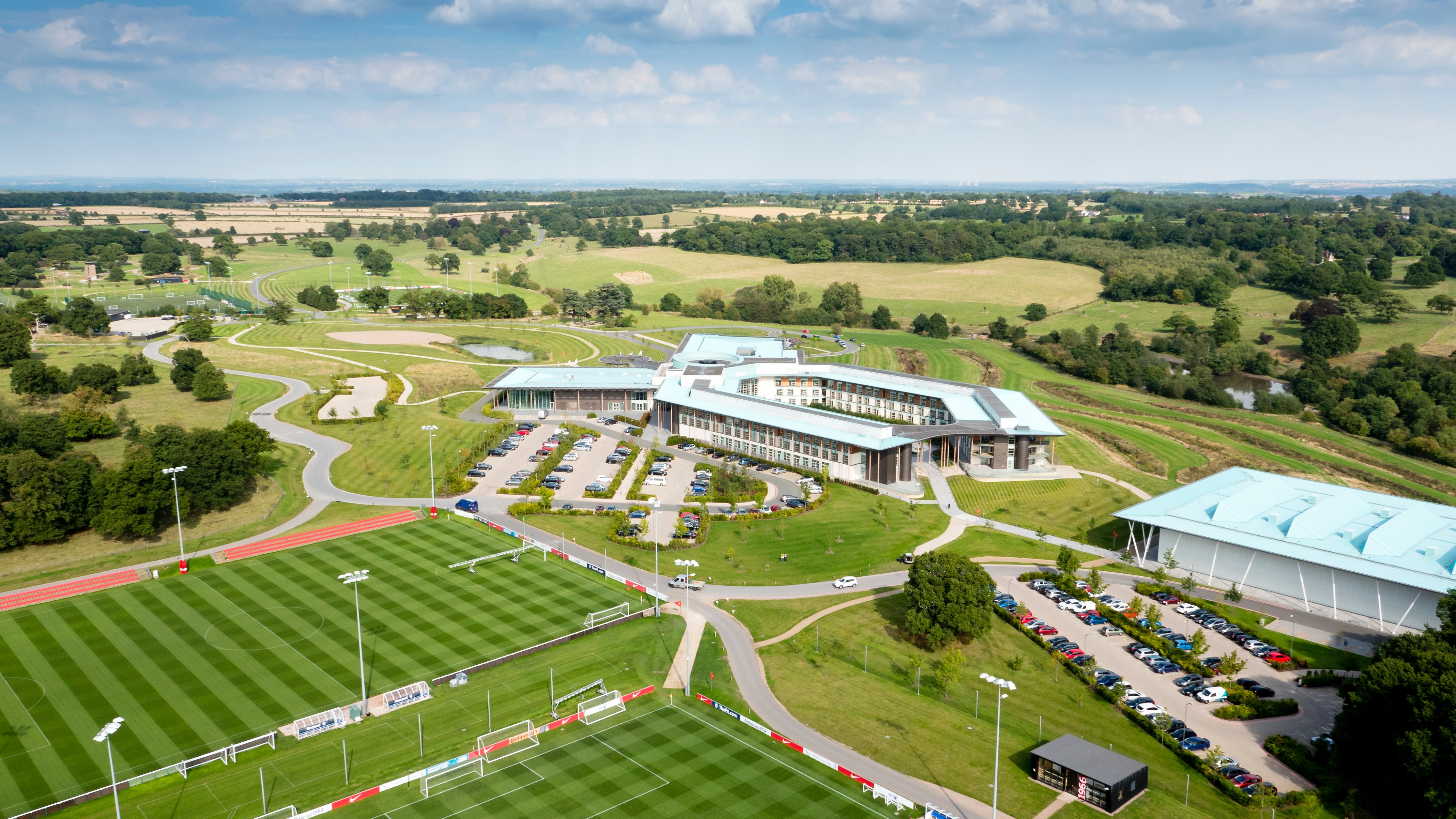 Santere ya Ste. George's Park ishinjwa kudatanga umusaruro w'abatoza b'Abongereza